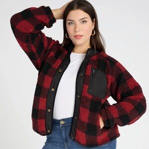 NWT Herizon Wantable Plus Size Alpine Snap Jacket. Size 1X. Red and Black